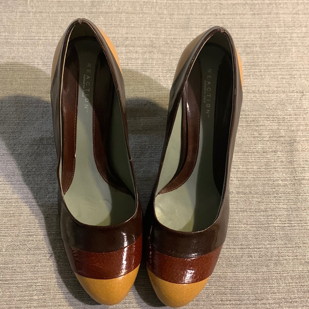 Tricolor Brown Reaction by Kenneth Cole Pumps. Size 8. 3 inch Heel.